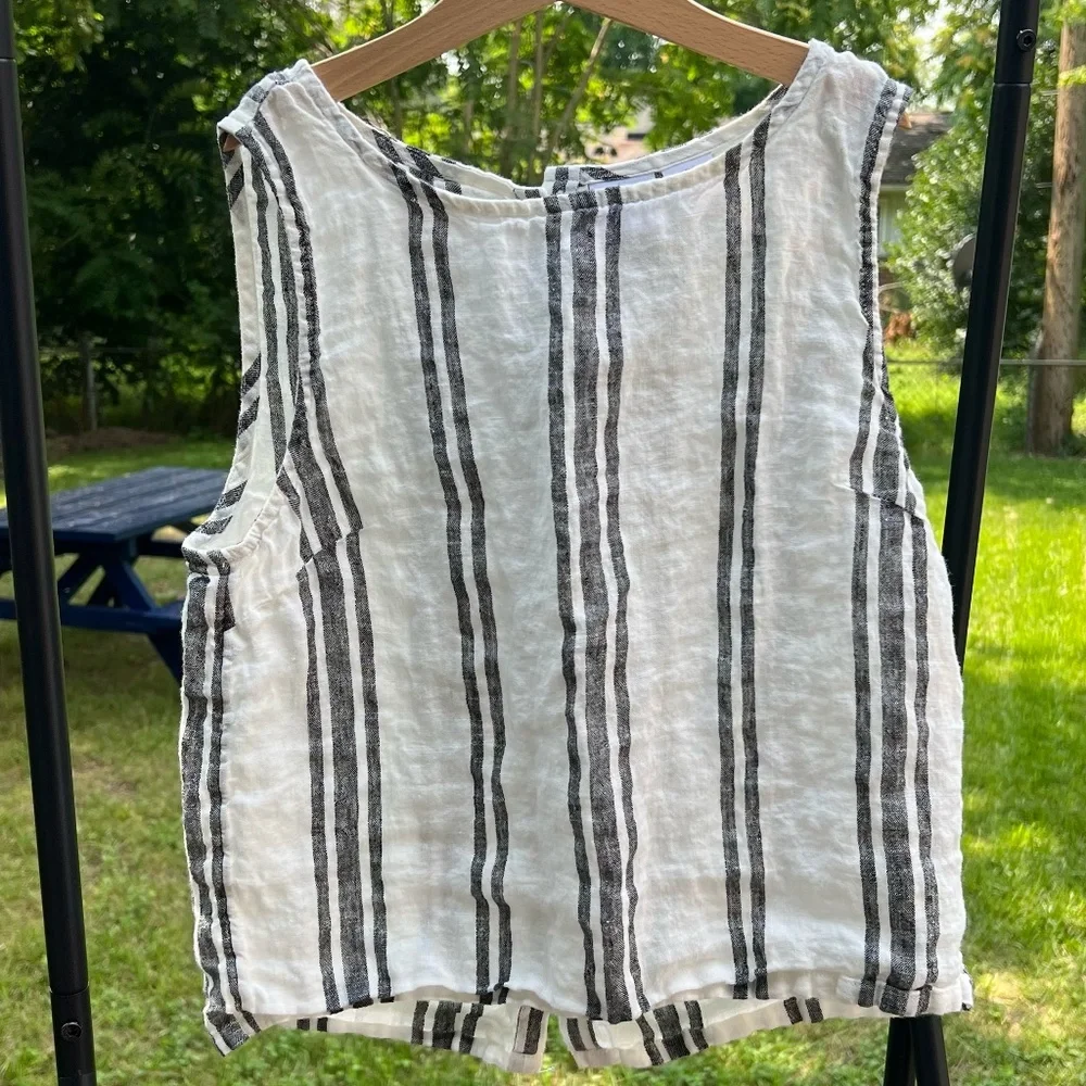 C&C California Sleeveless Linen Blouse - Picture 3 of 10